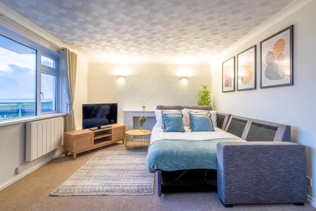 Beautiful Sea View 2 Bedroom Sleeps 6-Free Parking Bournemouth Exterior foto
